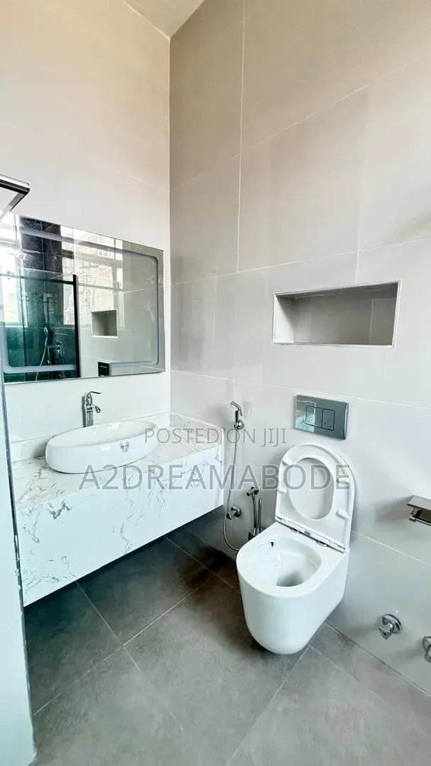 5bdrm Duplex in Banana Island for sale in Banana Island