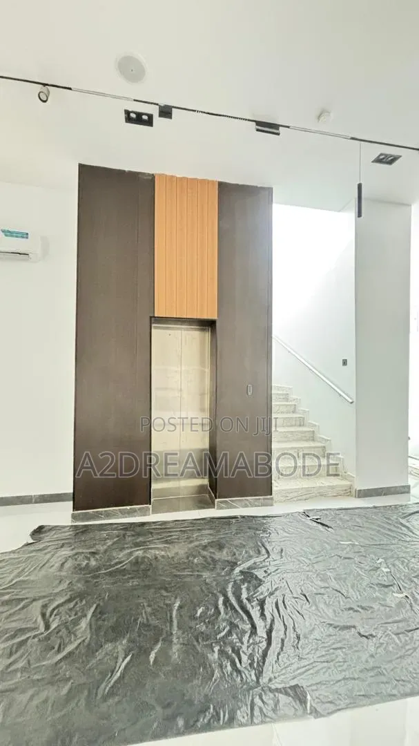5bdrm Duplex in Banana Island for sale in Banana Island