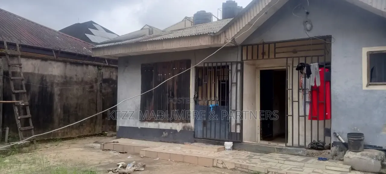 3bdrm Bungalow in In A Crescent, Haruk for sale in Rumuigbo