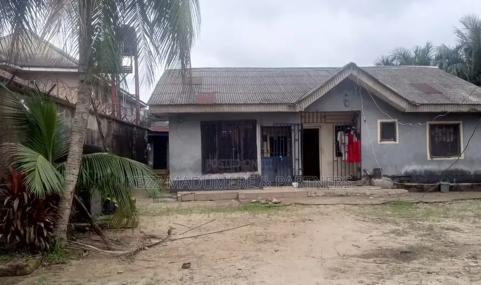 3bdrm Bungalow in In A Crescent, Haruk for sale in Rumuigbo