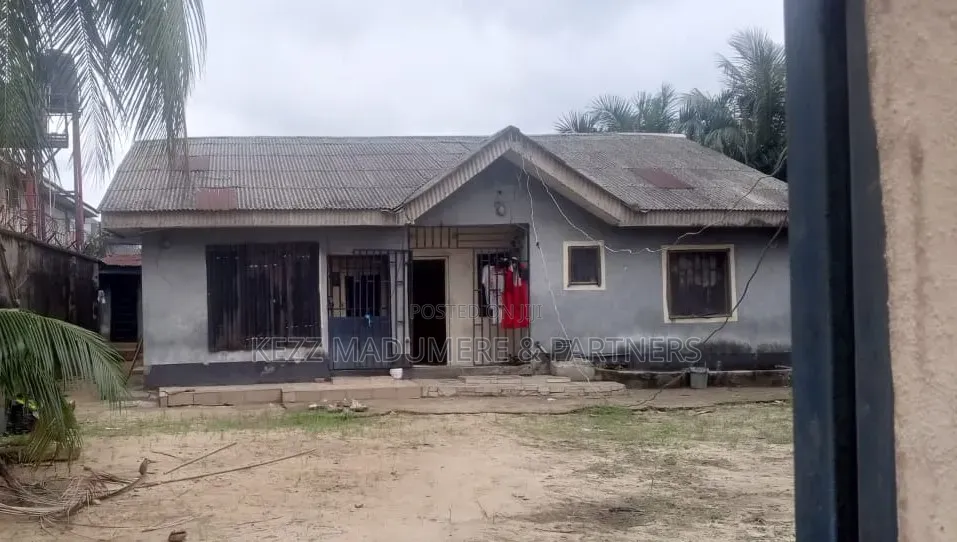 3bdrm Bungalow in In A Crescent, Haruk for sale in Rumuigbo
