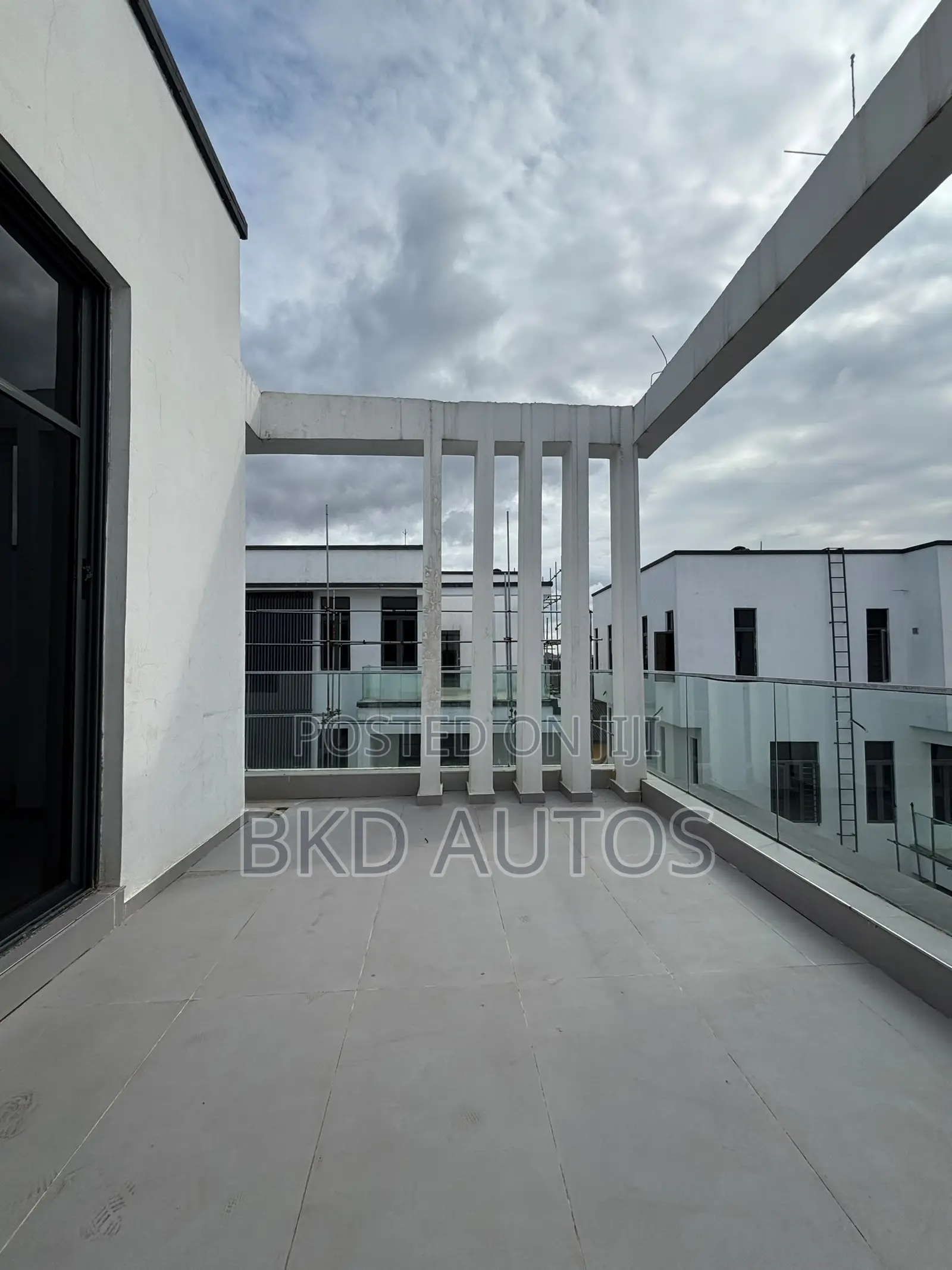 5bdrm Duplex in Omole Phase 2 for sale in Omole Phase 2