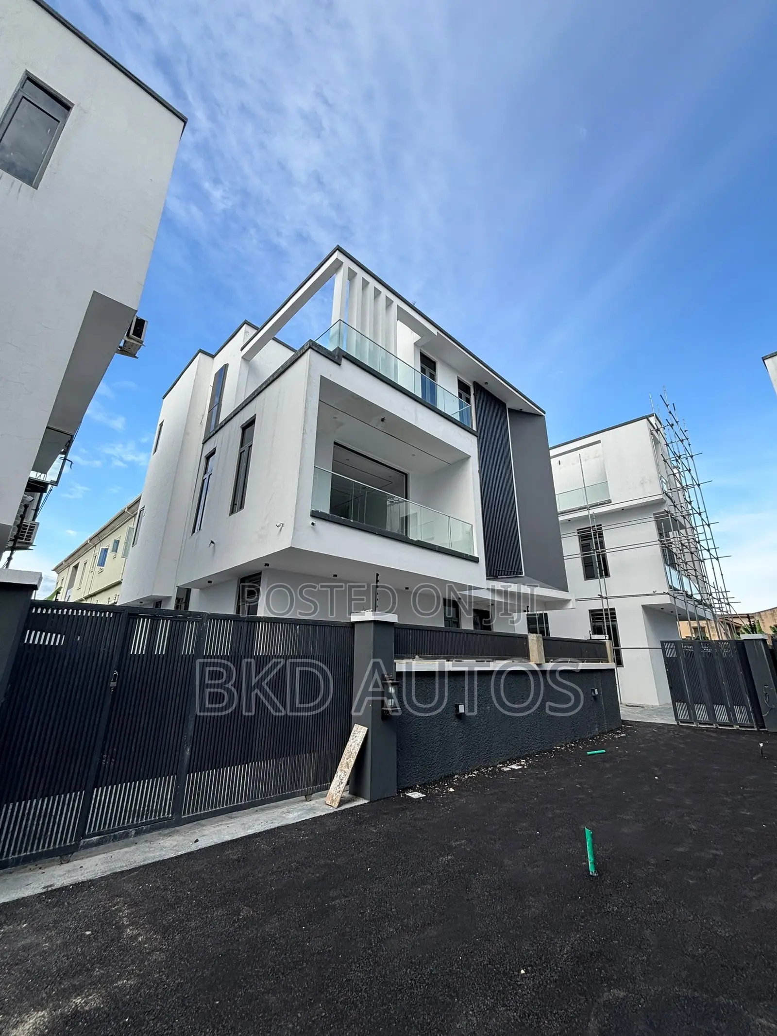 5bdrm Duplex in Omole Phase 2 for sale in Omole Phase 2