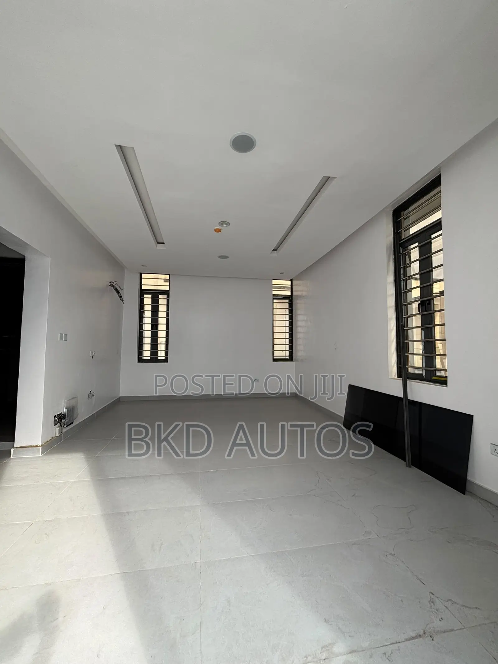 5bdrm Duplex in Omole Phase 2 for sale in Omole Phase 2