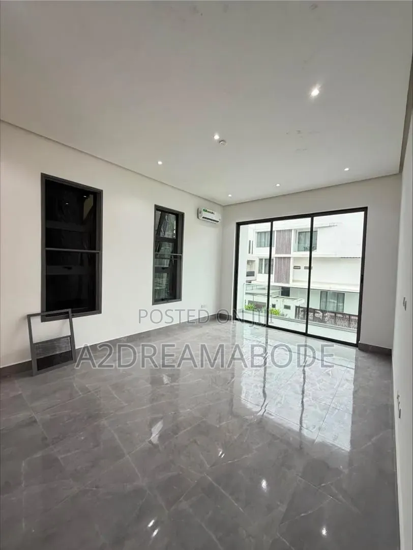 5bdrm Duplex in Ikoyi, Banana Island for sale in Banana Island