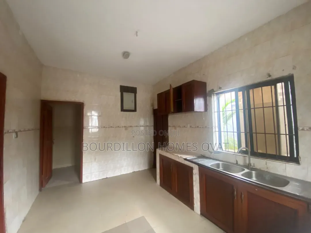 2bdrm Duplex in Ikota Villa Estate for rent in Ikota