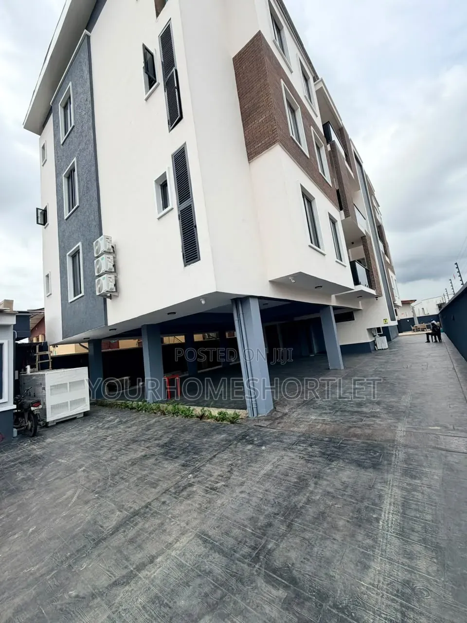Brand New LUXURY 3 Bedroom Apartment With Swimming Pool and Gym in Toyin Street