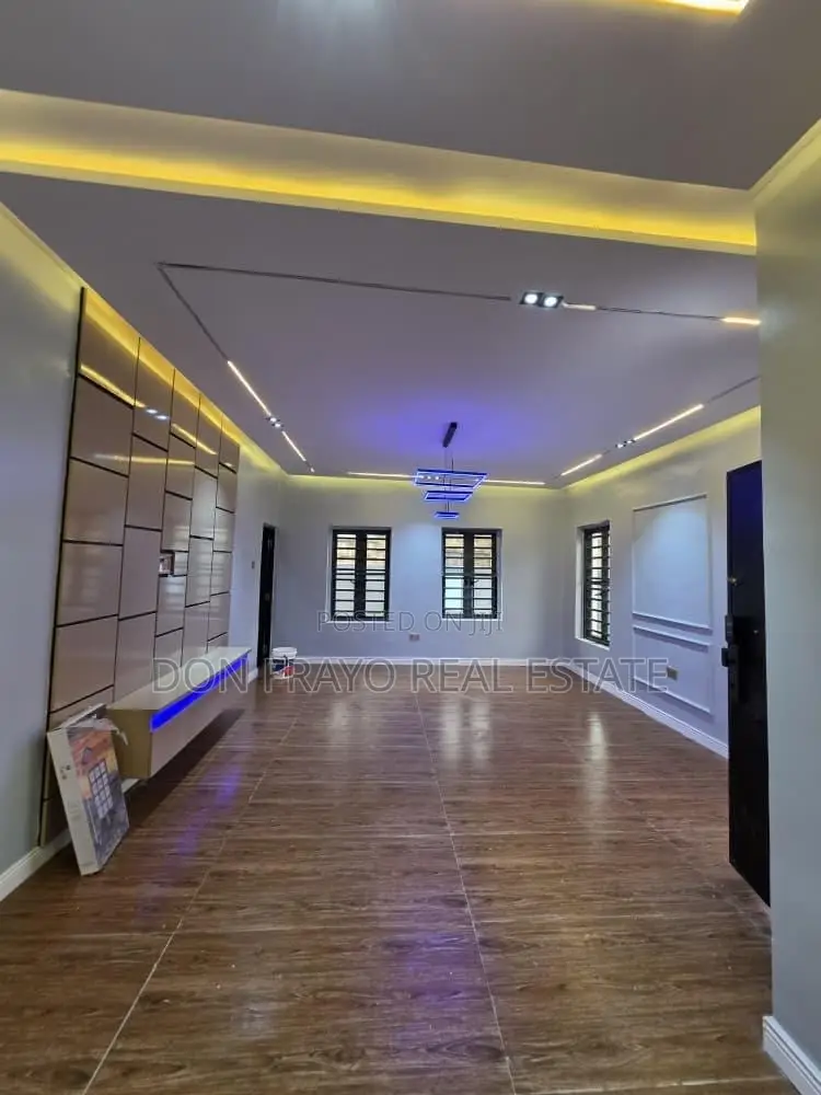 3bdrm Bungalow in Akoto Estate Elebu, Akala Express for sale in Akala Express
