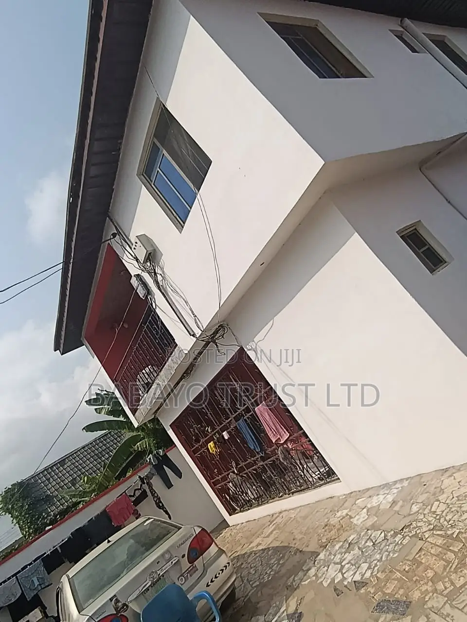 12bdrm Block of Flats in Abaranje for sale in Abaranje