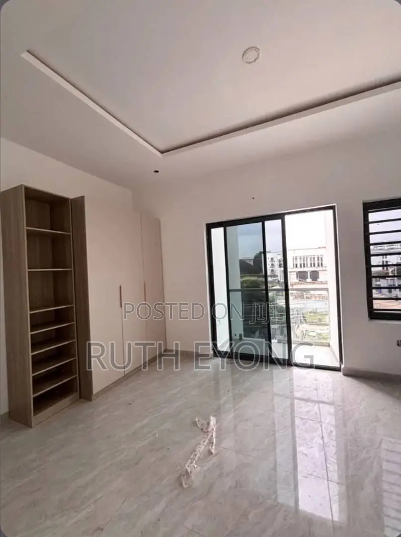 2bdrm Apartment in Lekki Phase 1 for rent in Lekki Phase 1