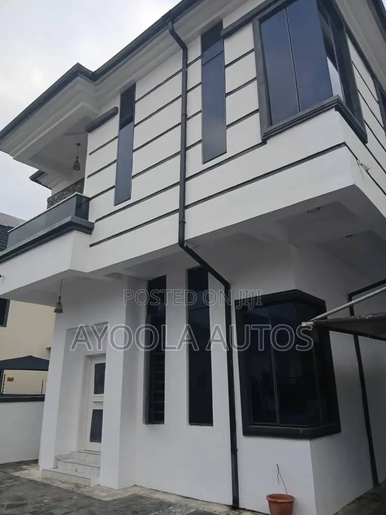 4bdrm Duplex in Ikota Gra. for rent in Ikota