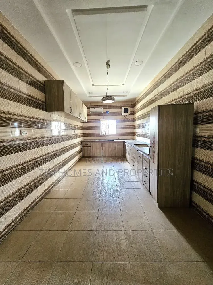 6bdrm Duplex in Zim Homes And, Guzape District for rent in Guzape District