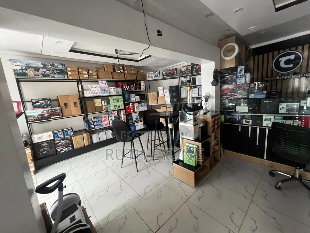 Luxury Shop in Ikota