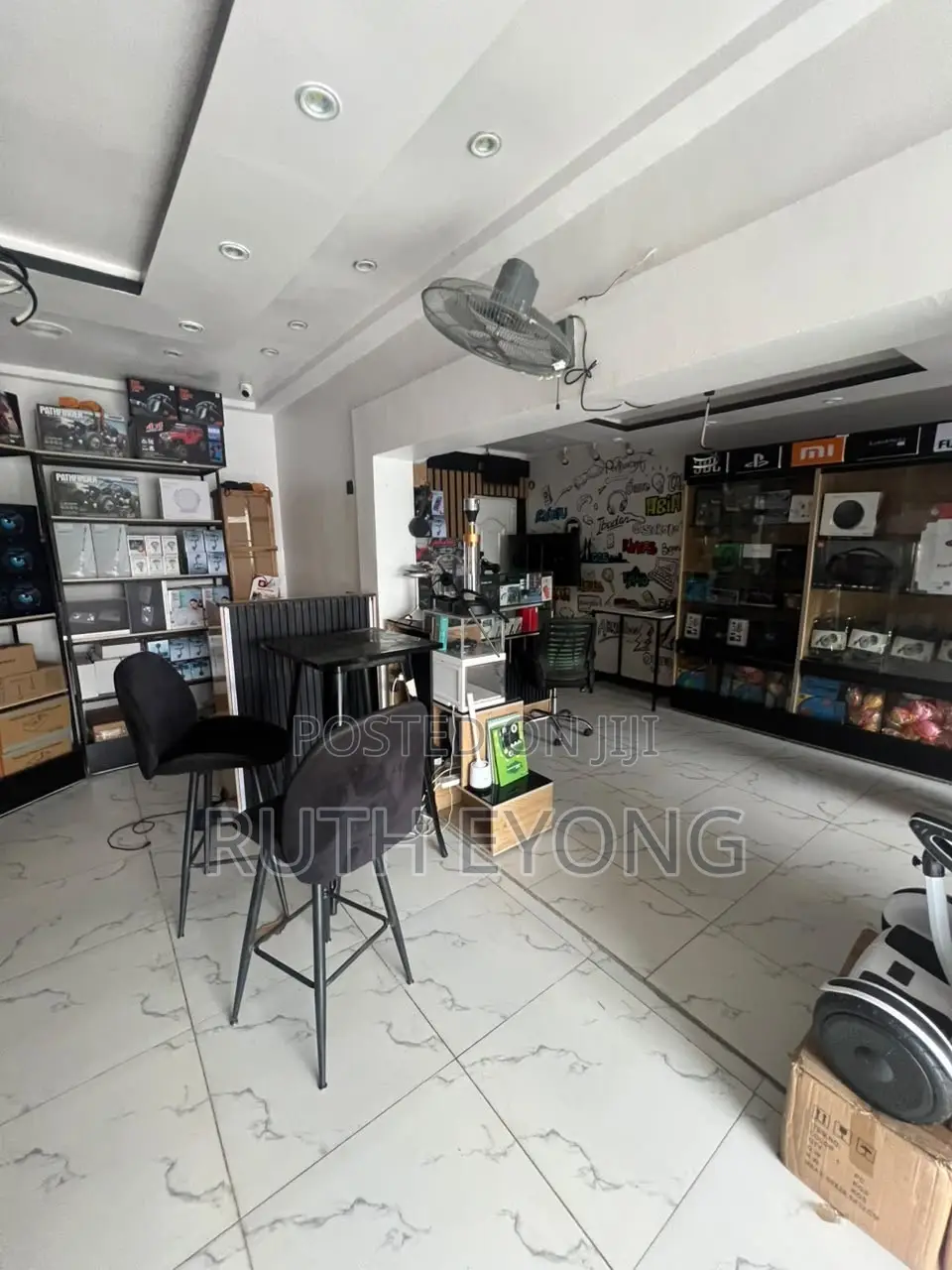 Luxury Shop in Ikota
