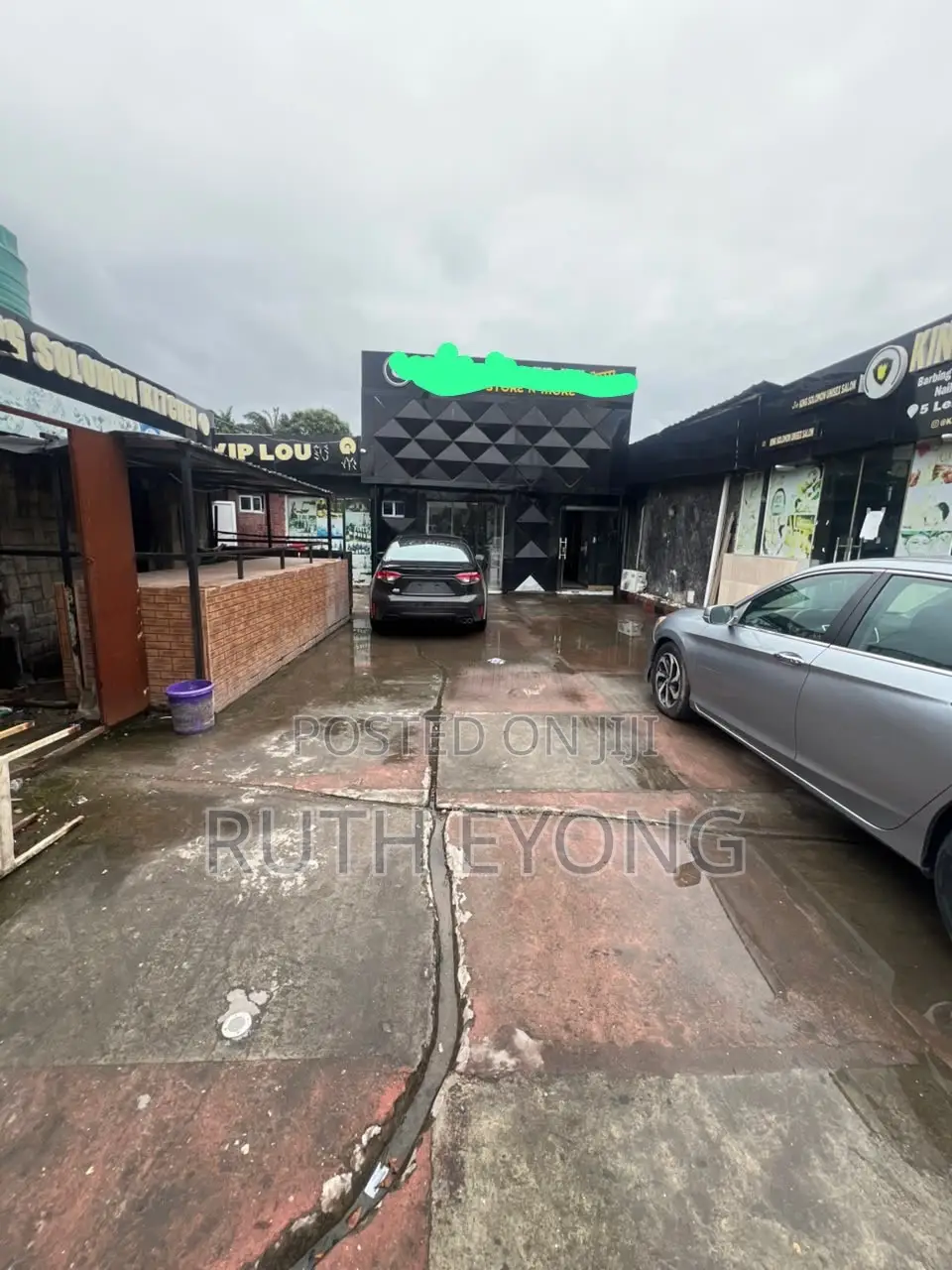 Luxury Shop in Ikota