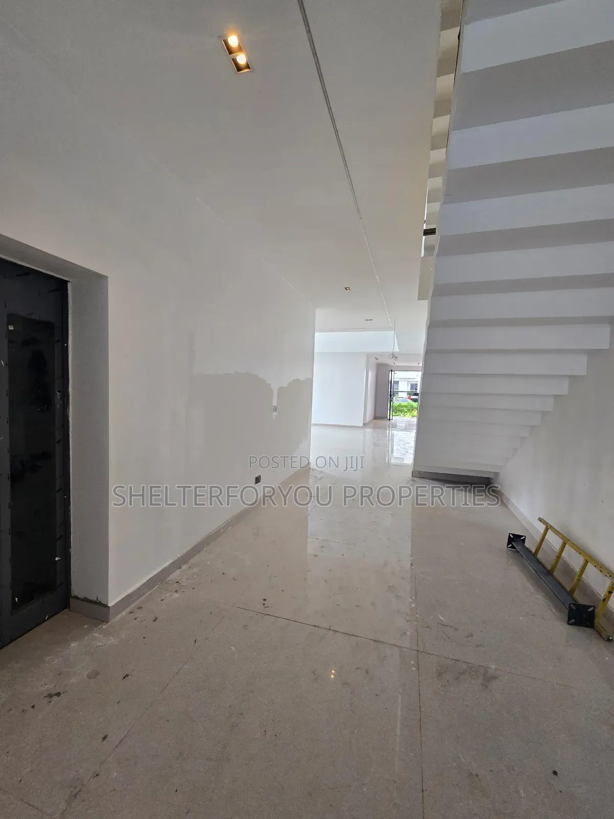 5bdrm Duplex in Ikate for sale in Ikate