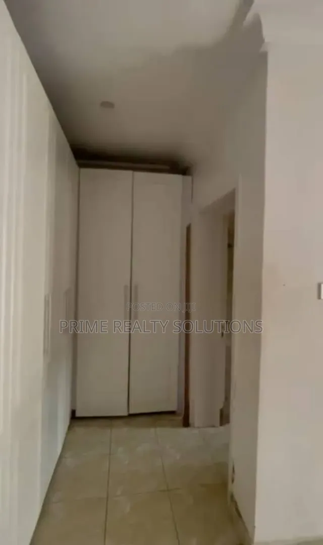 Studio Apartment in Chevron for rent in Chevron