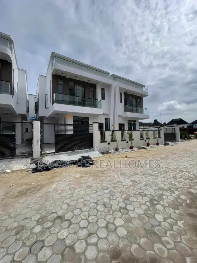 4bdrm Duplex in Ikota for sale in Ikota