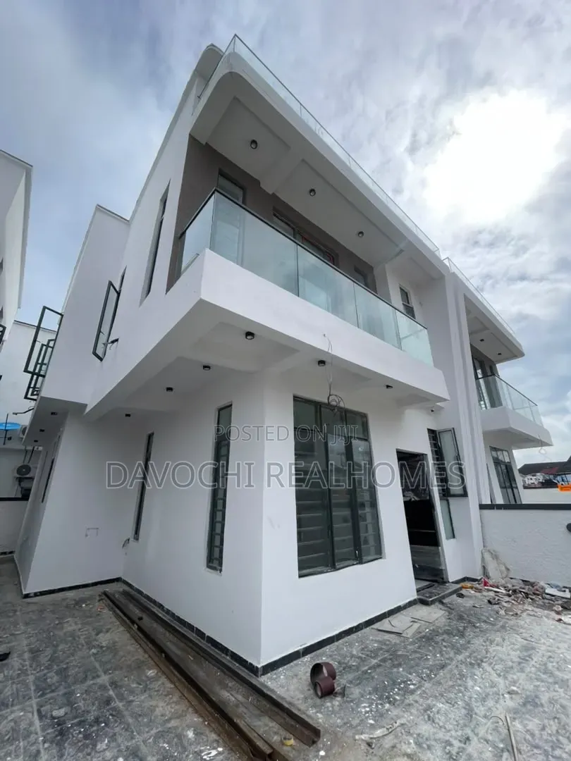 4bdrm Duplex in Ikota for sale in Ikota