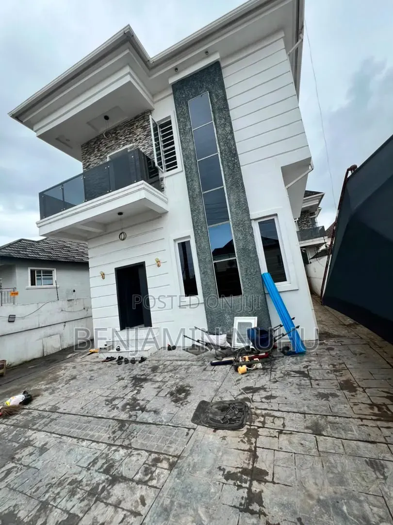 4bdrm Duplex in Ikota Villa Estate for sale in Ikota