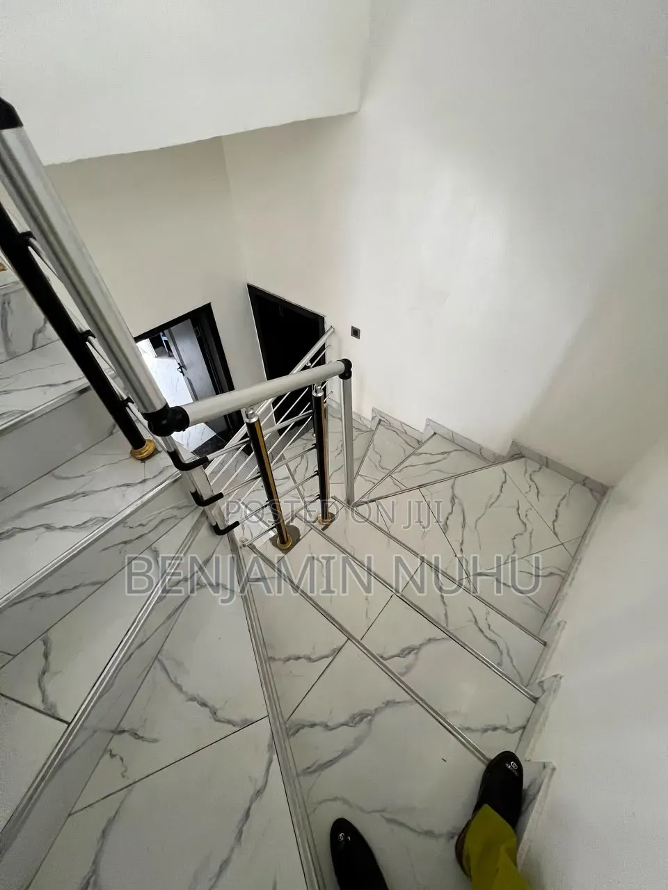 4bdrm Duplex in Ikota Villa Estate for sale in Ikota