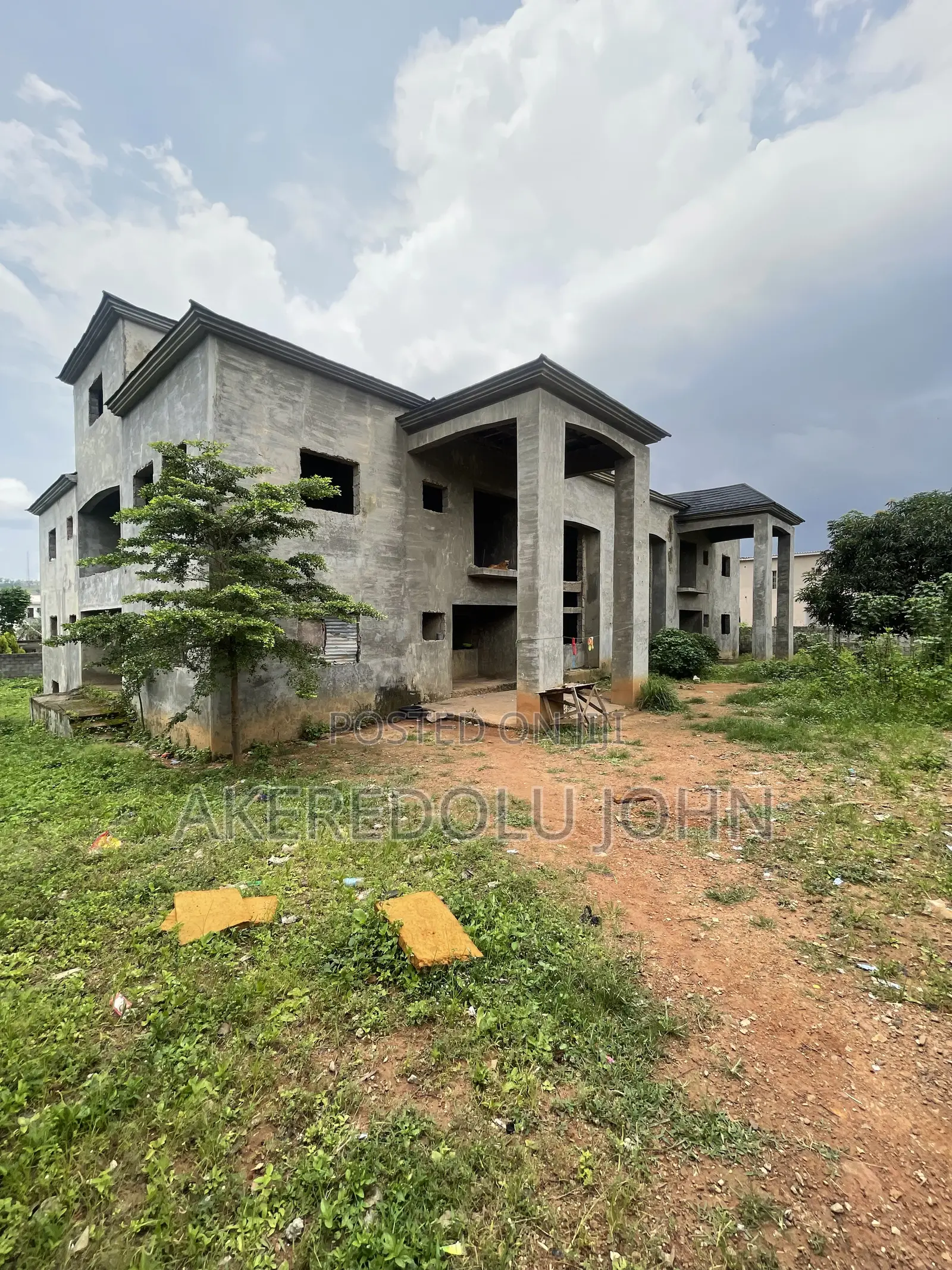 7bdrm Duplex in Life Camp for sale in Life Camp