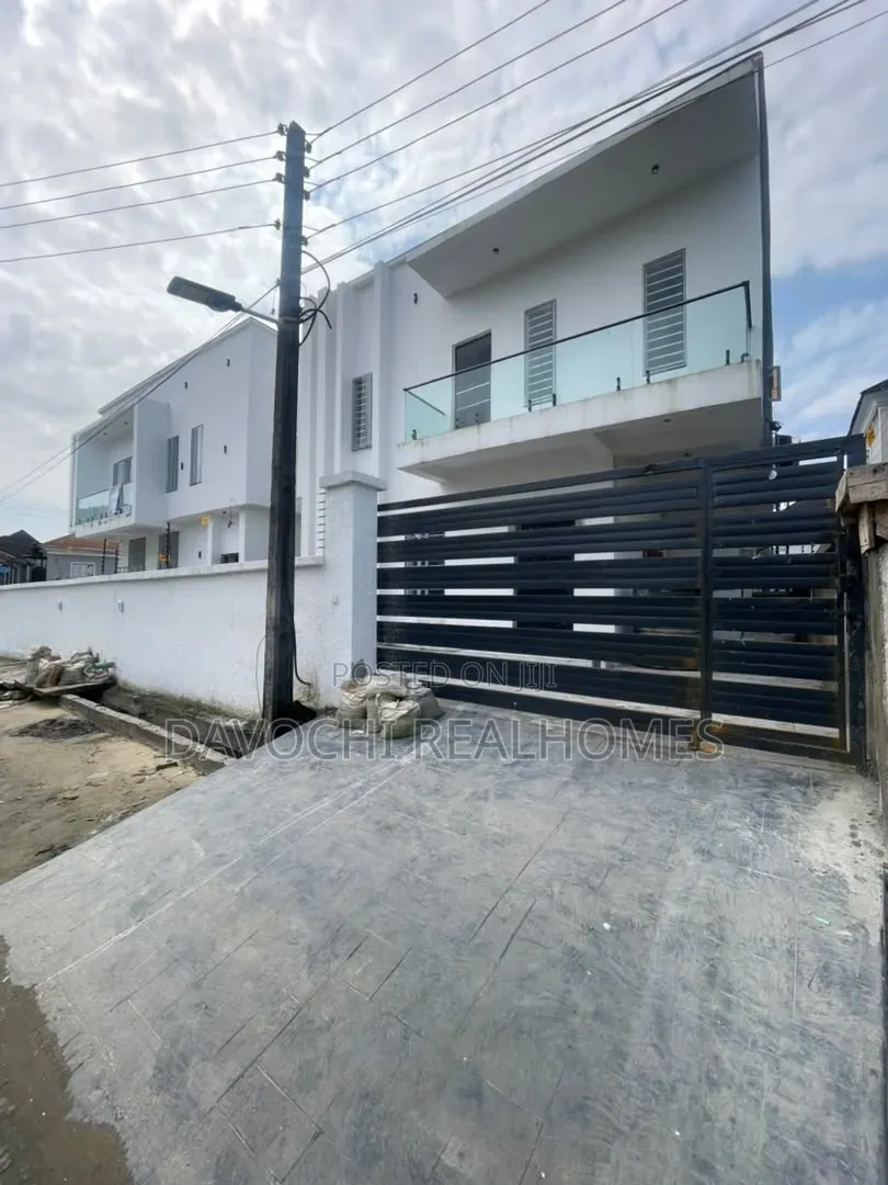5bdrm Duplex in Ikota for sale in Ikota