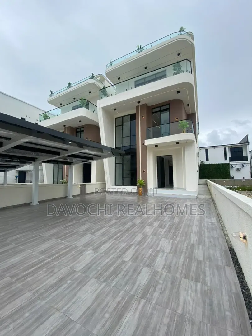 5bdrm Duplex in Chevron for sale in Chevron