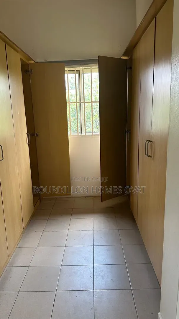4bdrm Duplex in Parkview Estate for rent in Parkview Estate