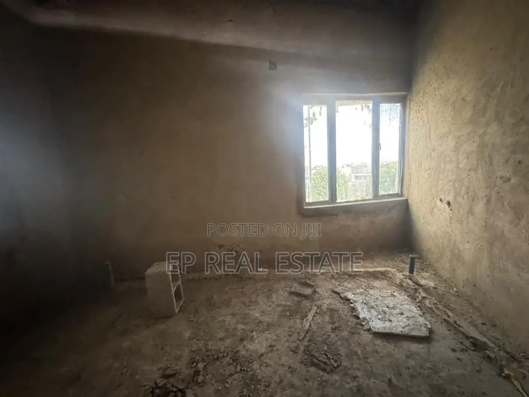 4bdrm Duplex in Life Camp for sale in Life Camp