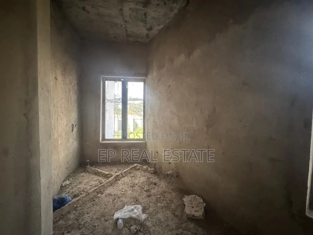 4bdrm Duplex in Life Camp for sale in Life Camp