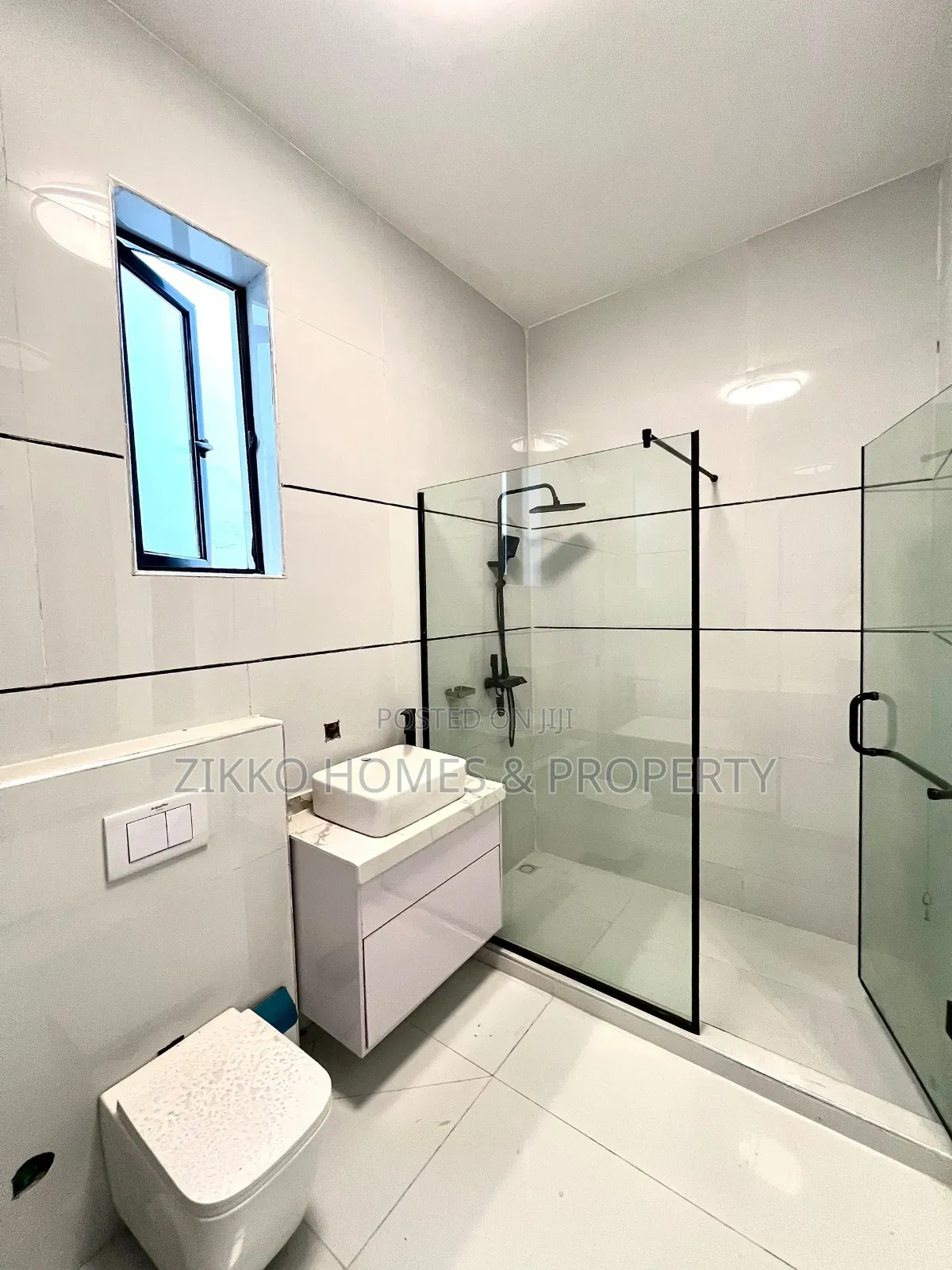 5bdrm Duplex in Ajah for sale in Ado / Ajah