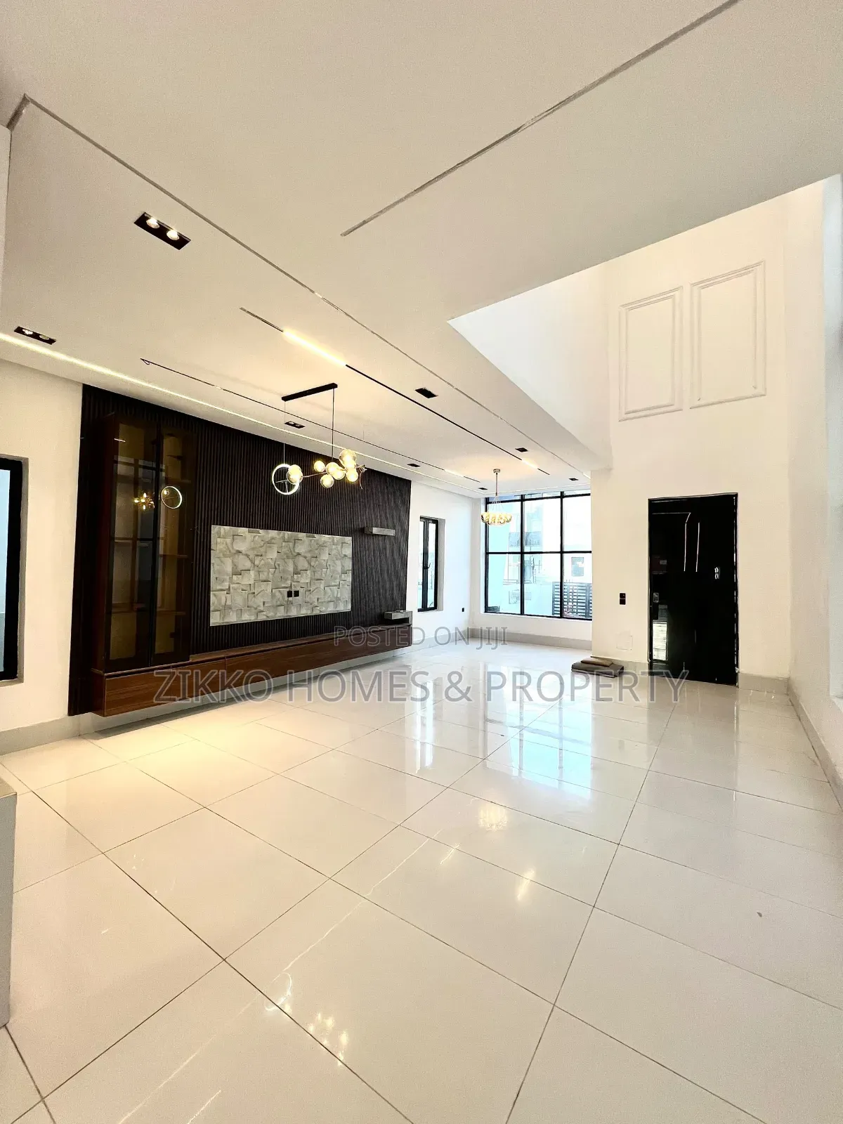 5bdrm Duplex in Ajah for sale in Ado / Ajah