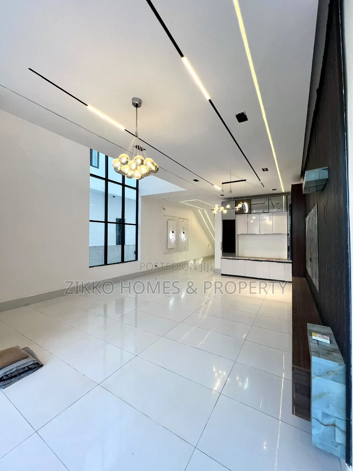 5bdrm Duplex in Ajah for sale in Ado / Ajah