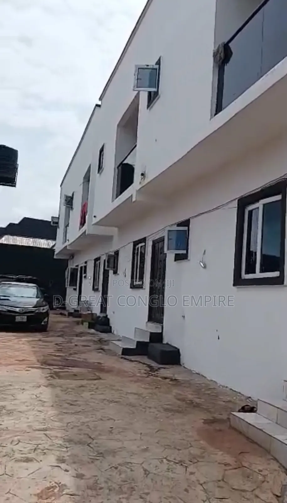 16bdrm Block of Flats in Nwawolor Market Axis, Oshimili South for sale in Oshimili South