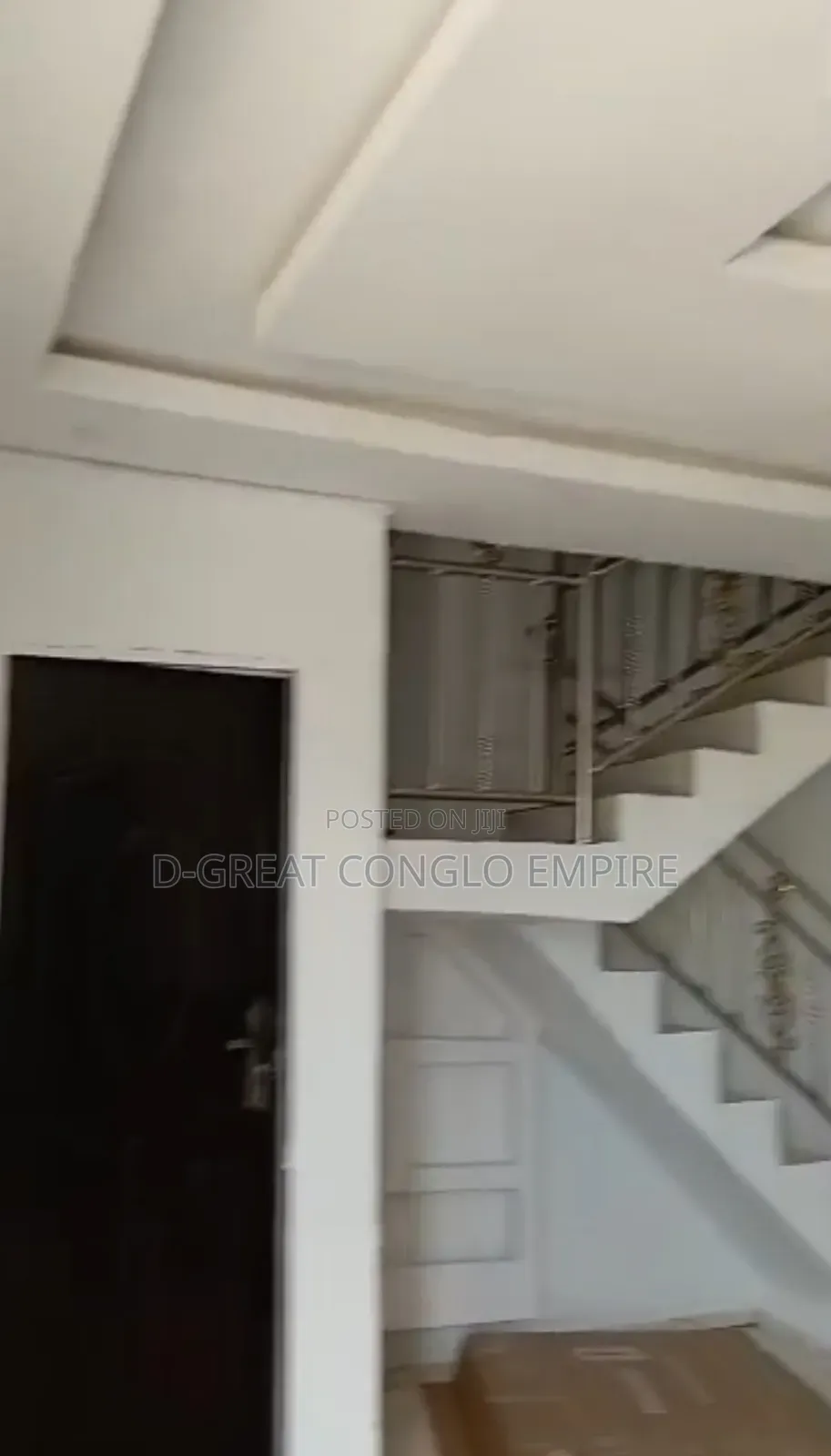 16bdrm Block of Flats in Nwawolor Market Axis, Oshimili South for sale in Oshimili South