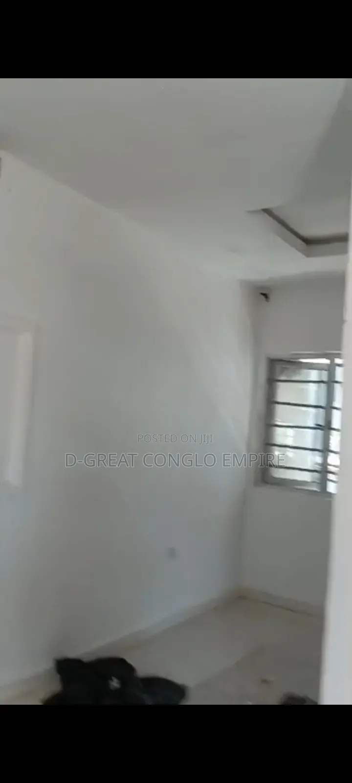 16bdrm Block of Flats in Nwawolor Market Axis, Oshimili South for sale in Oshimili South