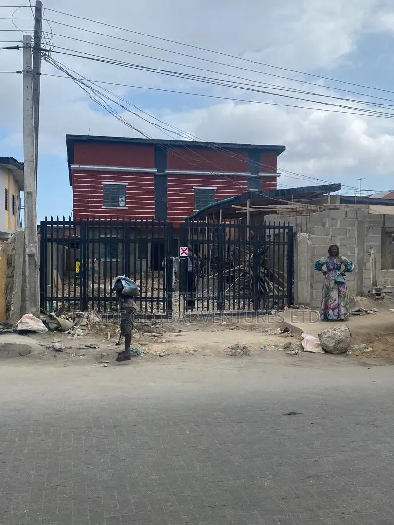 Office Space for Rent in Ijesha. Surulere in Ijesha