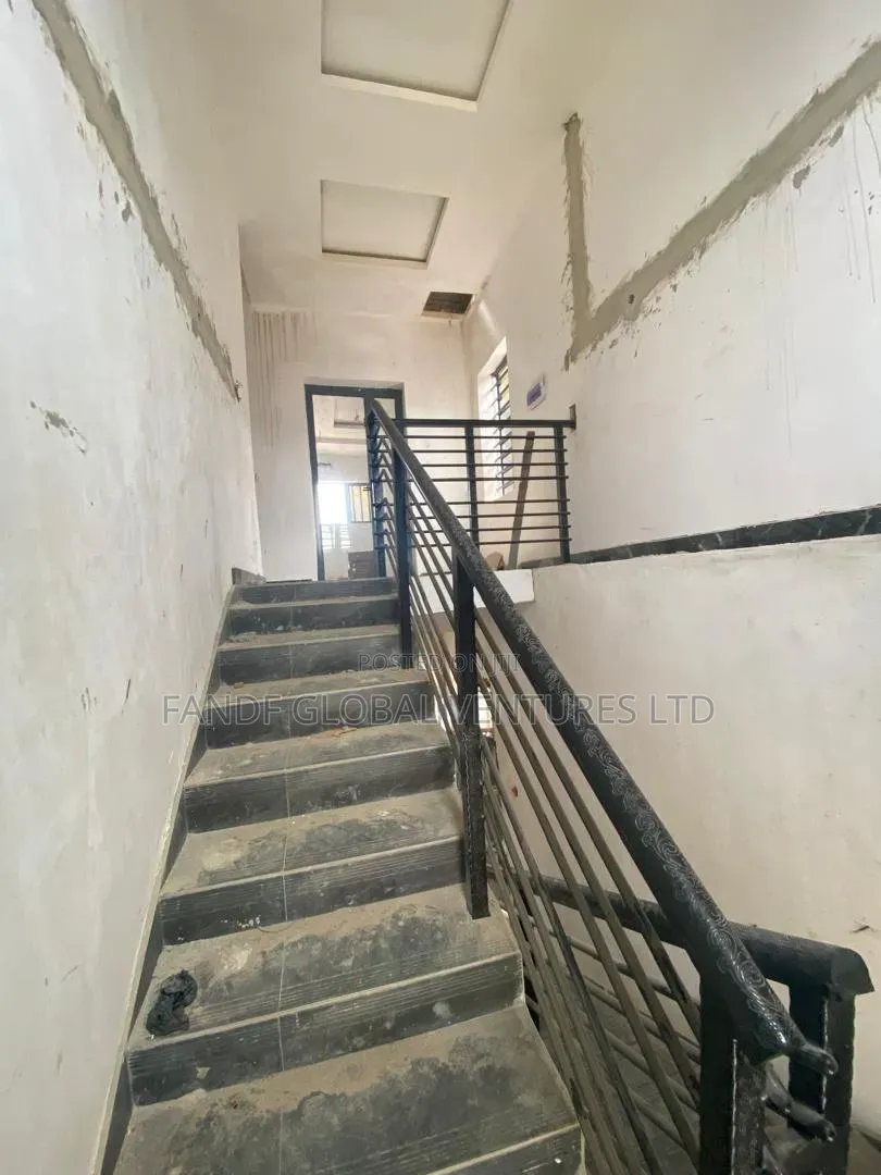 Office Space for Rent in Ijesha. Surulere in Ijesha