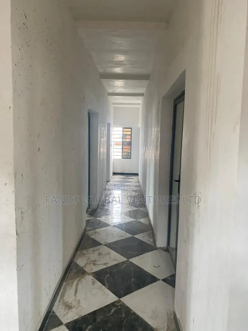 Office Space for Rent in Ijesha. Surulere in Ijesha