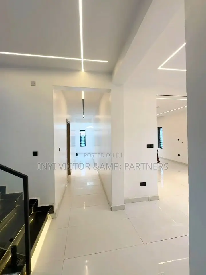 5bdrm Duplex in Life Camp for sale in Life Camp