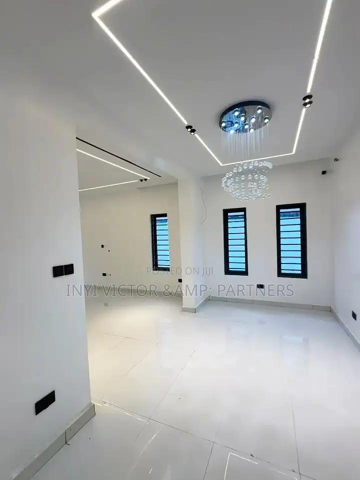 5bdrm Duplex in Life Camp for sale in Life Camp