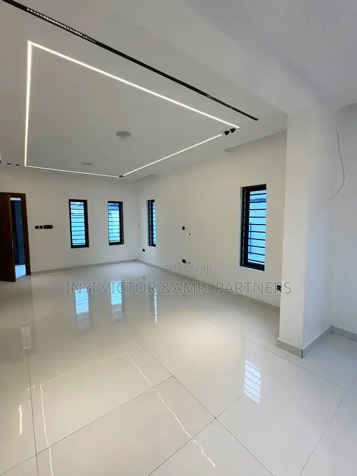 5bdrm Duplex in Life Camp for sale in Life Camp