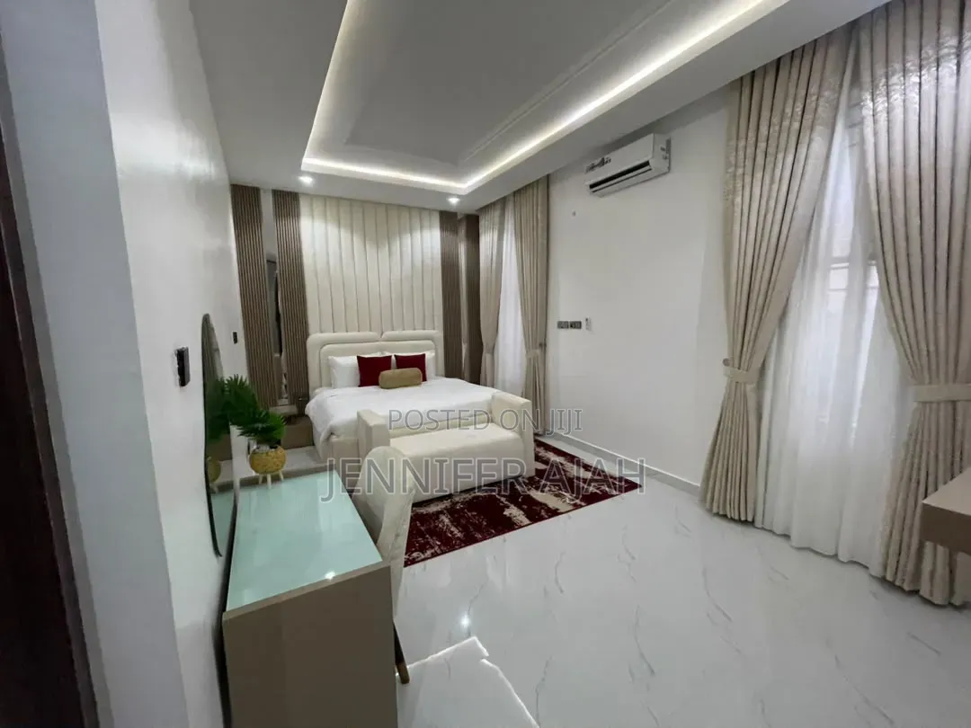 Furnished 4bdrm Townhouse/Terrace in Zoneb Apo for sale in Apo Resettlement