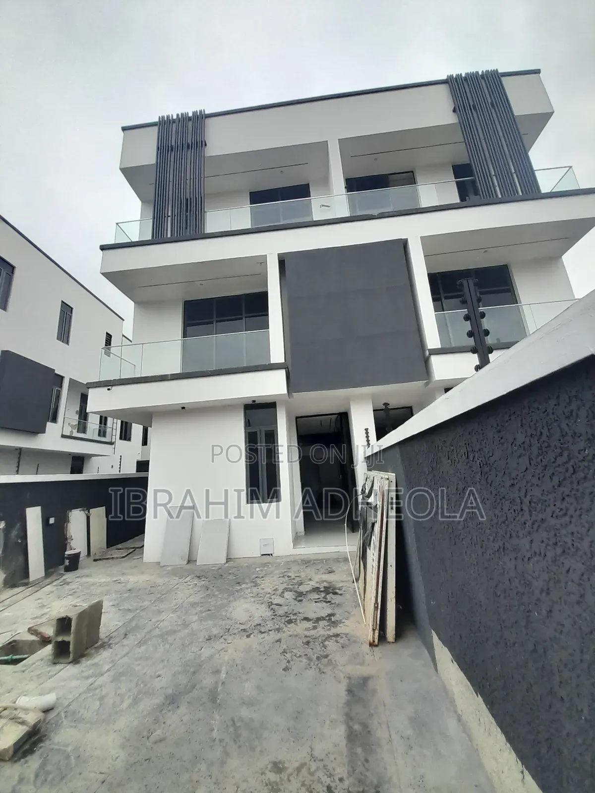 4bdrm Duplex in Omole Phase2 for sale in Omole Phase 2