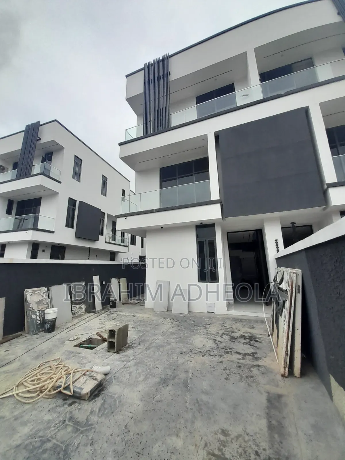 4bdrm Duplex in Omole Phase2 for sale in Omole Phase 2