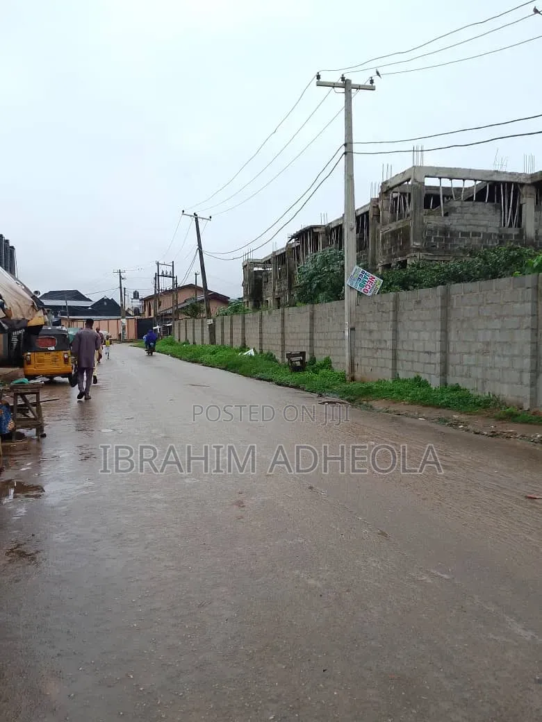 For LEASE Fully Equipped Lounge on 50 by 120 in Ikotun / Ikotun/Igando