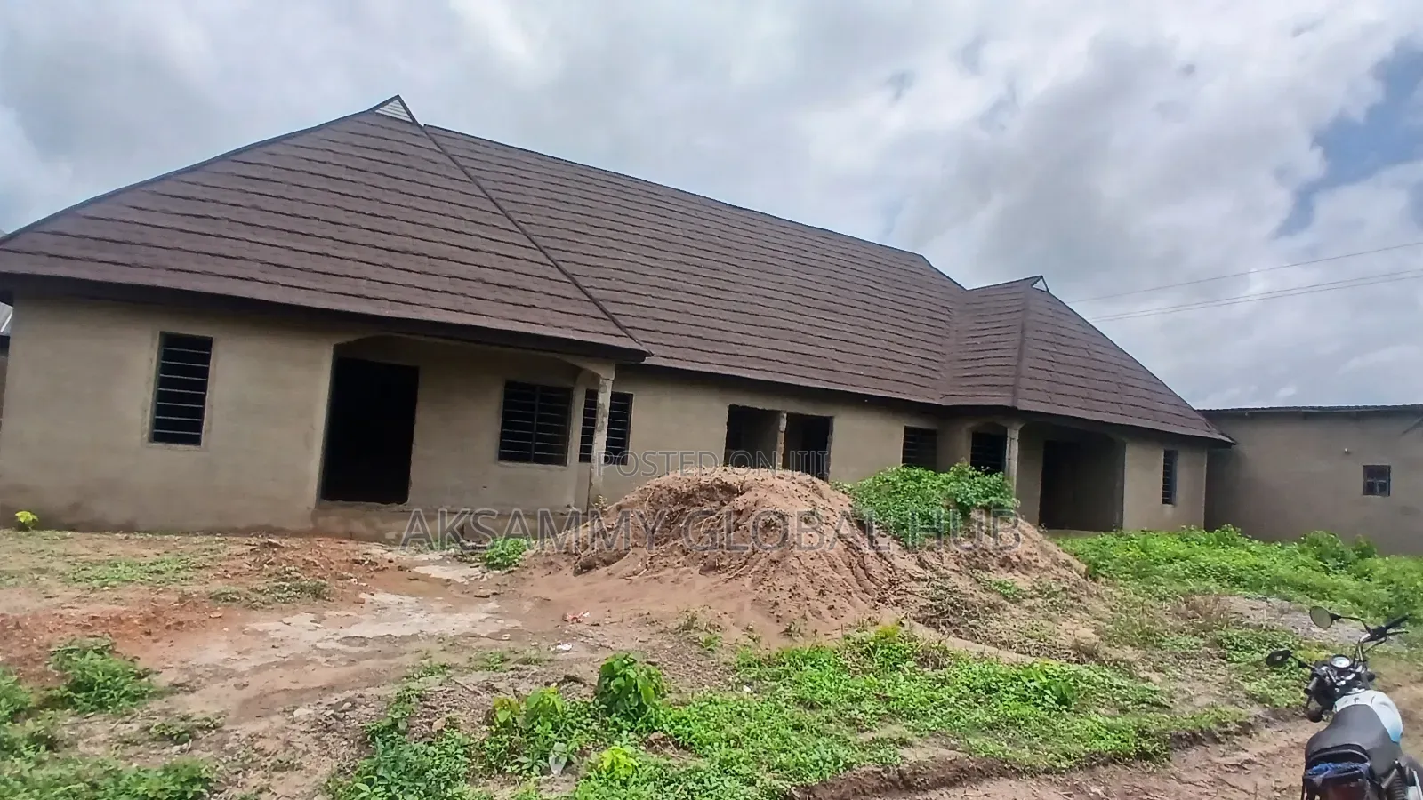 6bdrm Bungalow in Ojoo Area, Ibadan for sale in Ibadan