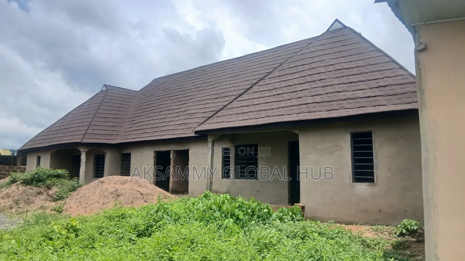 6bdrm Bungalow in Ojoo Area, Ibadan for sale in Ibadan