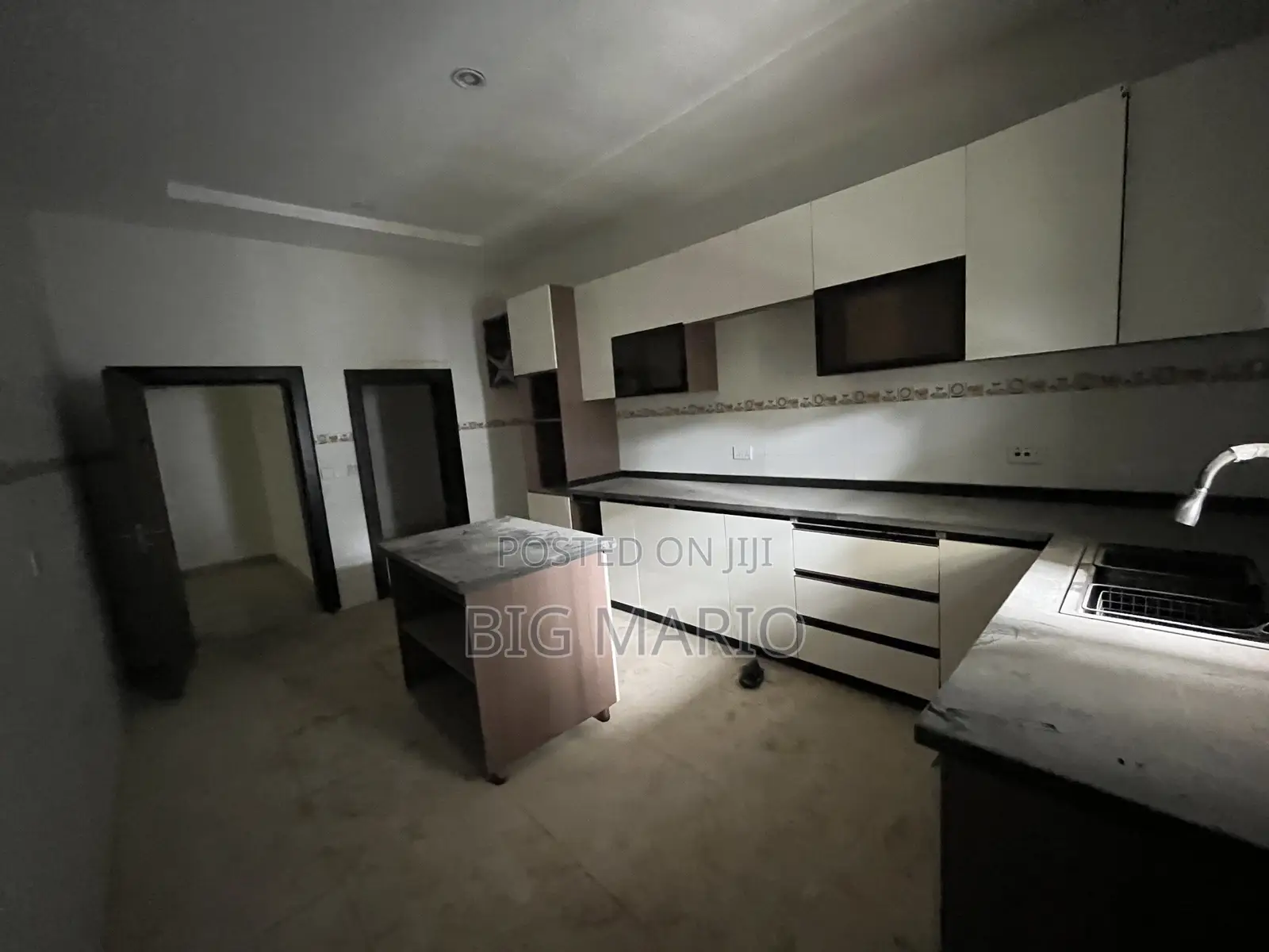3bdrm Block of Flats in Guzape for sale in Guzape District
